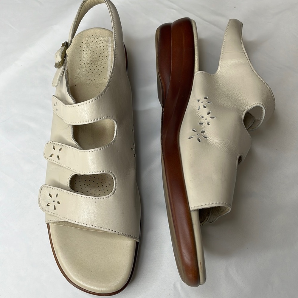 Sas Quatro Velcro Walking Sandal Cream Leather 12 Narrow